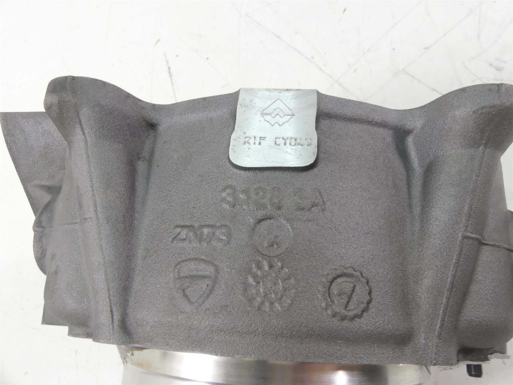 2015 Ducati Diavel Carbon Red Front Cylinder Jug Barrel & Piston 120Z0131AB {{ shop.shopifyCountryName }} - Mototech271