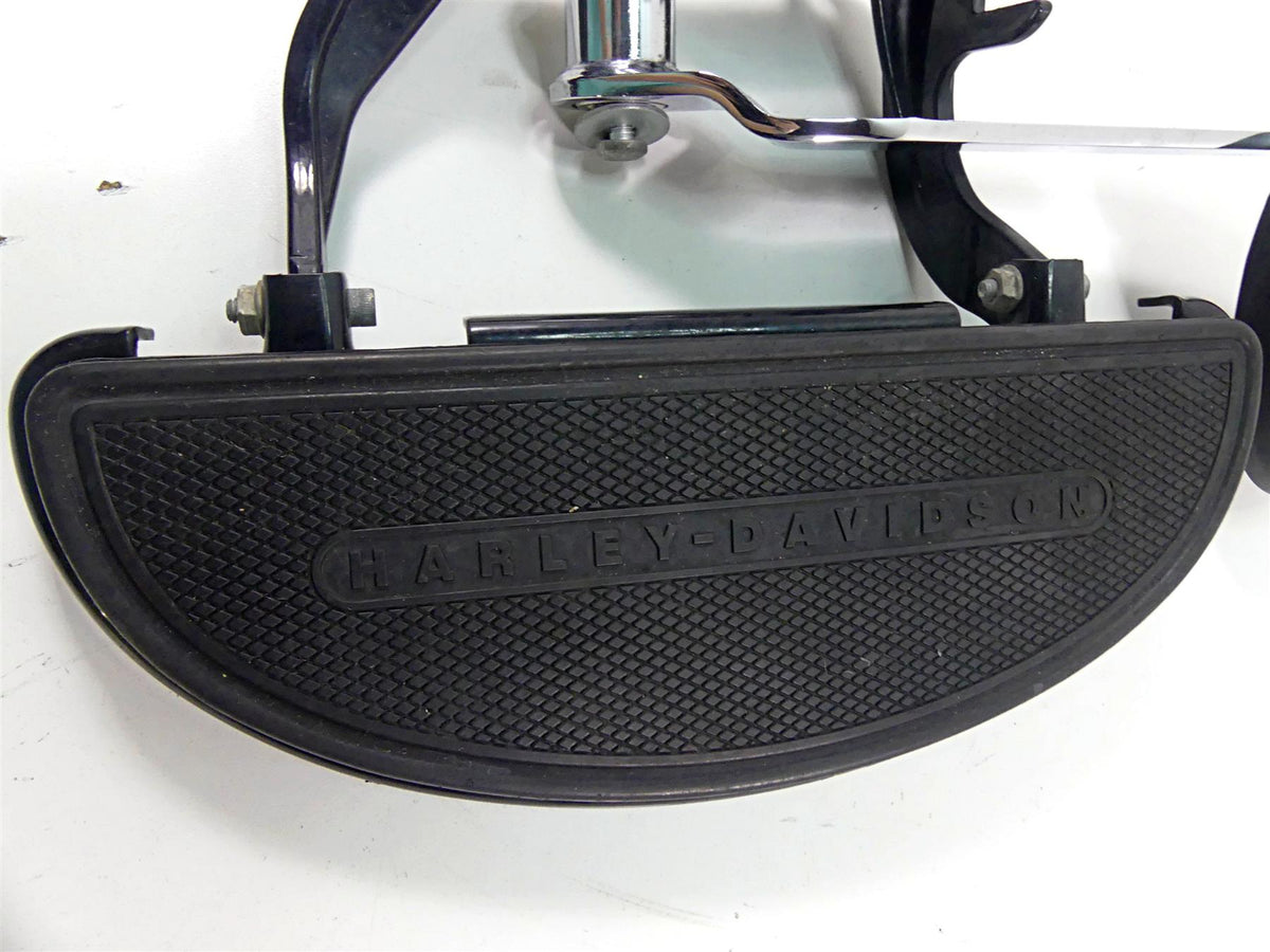 2016 Harley Softail FLS Slim Right Front Floorboard & Brake Pedal Set 42431-11 {{ shop.shopifyCountryName }} - Mototech271
