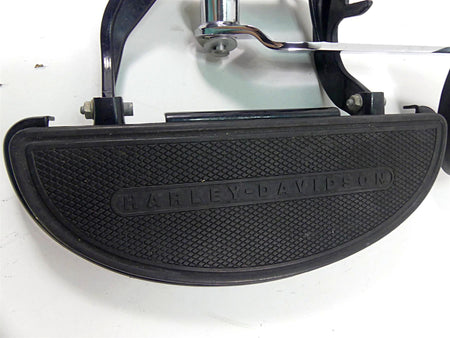 2016 Harley Softail FLS Slim Right Front Floorboard & Brake Pedal Set 42431-11 {{ shop.shopifyCountryName }} - Mototech271