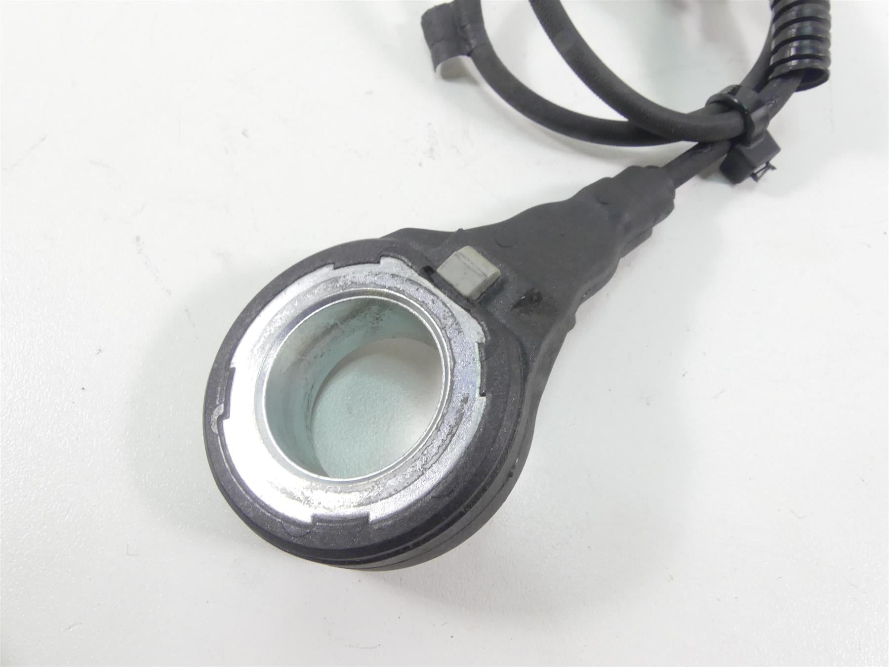 2016 Harley Touring FLHTP Electra Glide Rear Abs Brake Speed Sensor 40615-08 {{ shop.shopifyCountryName }} - Mototech271