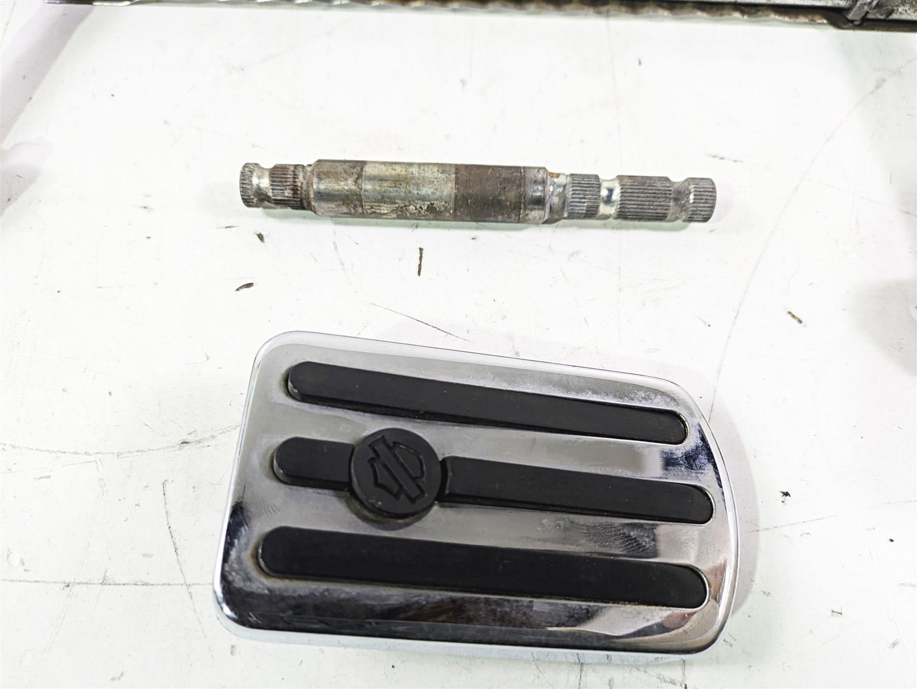 2003 Harley Touring FLHTCUI E-Glide 100th Billet Shift Lever & Links 33600001 {{ shop.shopifyCountryName }} - Mototech271