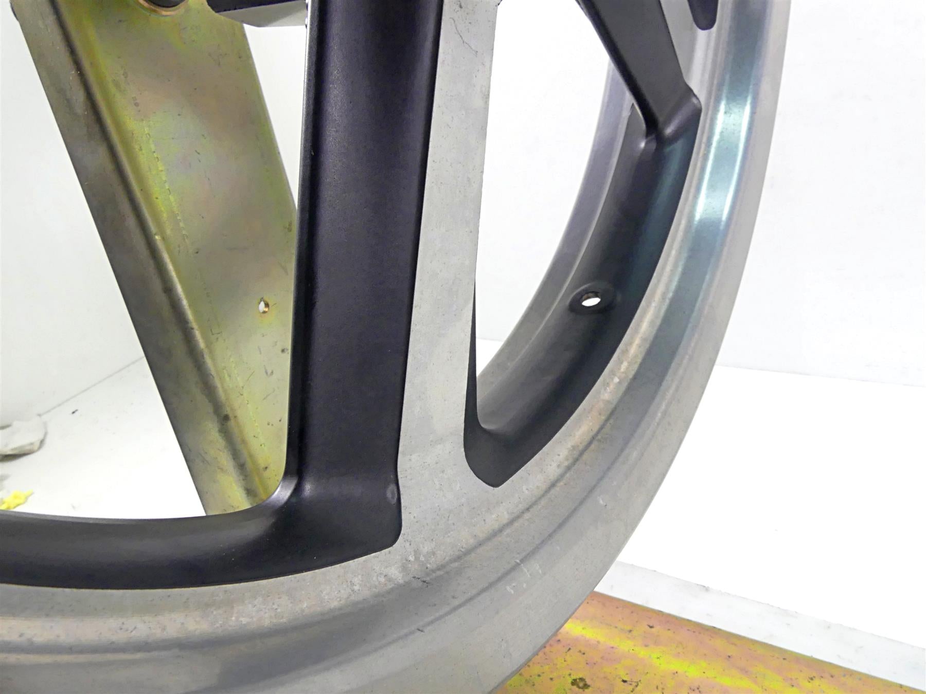 2013 Harley VRSCF Muscle Vrod Straight 19x3 Front Wheel Rim 41670-09 {{ shop.shopifyCountryName }} - Mototech271