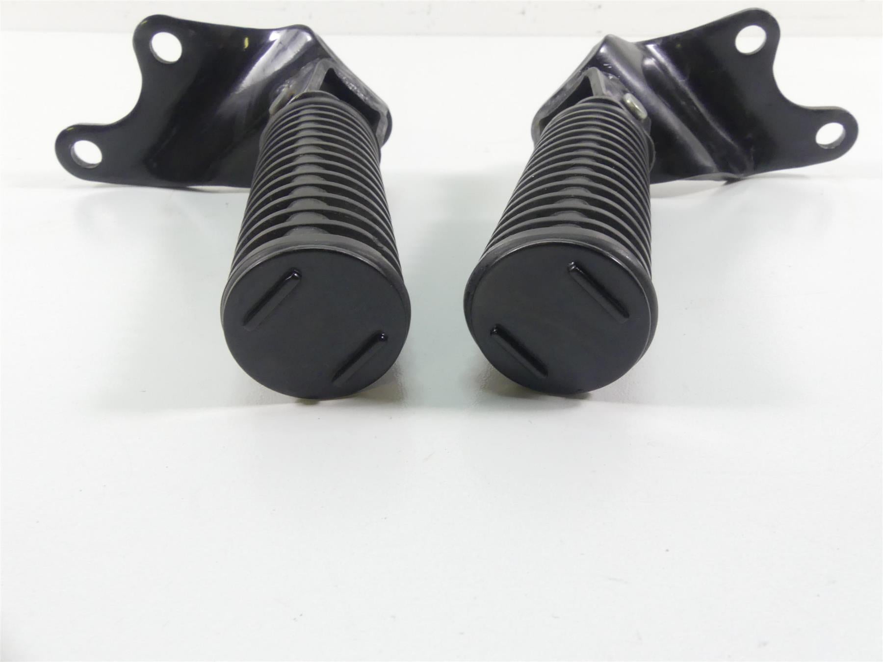 2016 Honda VT1300 CRG Stateline Rear Passenger Footpeg Set 50680-MFY-A00 {{ shop.shopifyCountryName }} - Mototech271