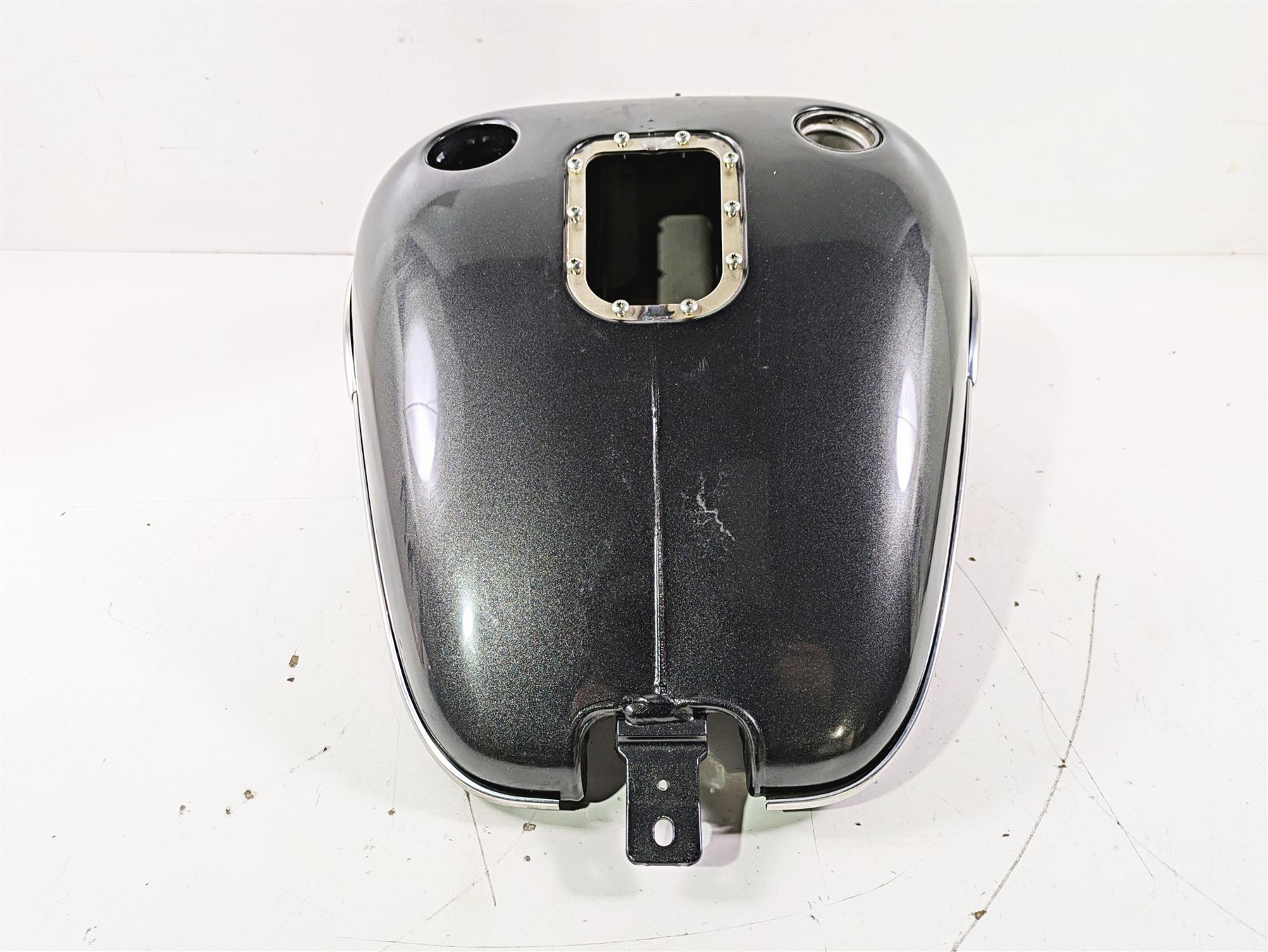 2005 Harley Softail FLSTSCI Heritage Springer Fuel Gas Tank - No Dent 61625-01E {{ shop.shopifyCountryName }} - Mototech271
