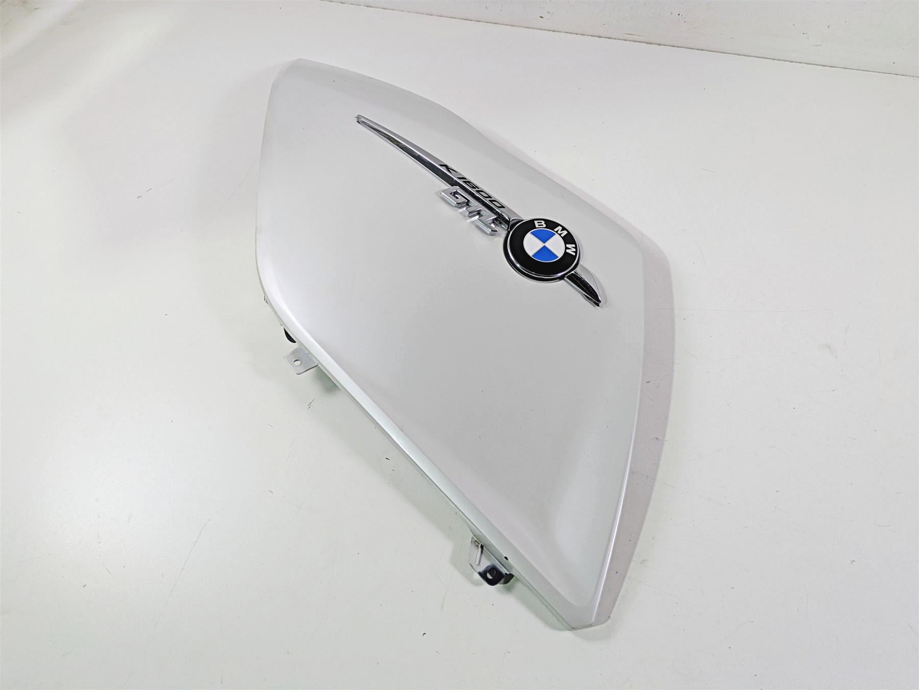 2014 BMW K1600 GTL K48 Left Main Side Cover Fairing Emblem - Read 46637710431 {{ shop.shopifyCountryName }} - Mototech271