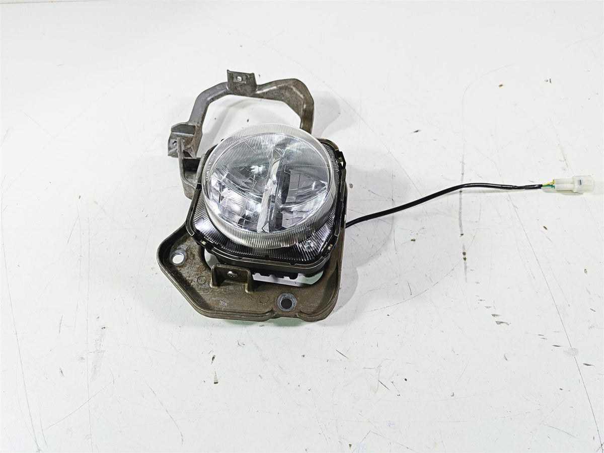 2022 Yamaha YXZ1000 R Left Headlight Mount & One Lamp 2UD-84300-00-00 {{ shop.shopifyCountryName }} - Mototech271