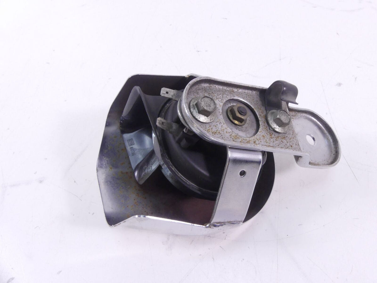 2000 Harley Touring FLHTCI Electra Glide Horn With Chrome Cover 61300478A {{ shop.shopifyCountryName }} - Mototech271
