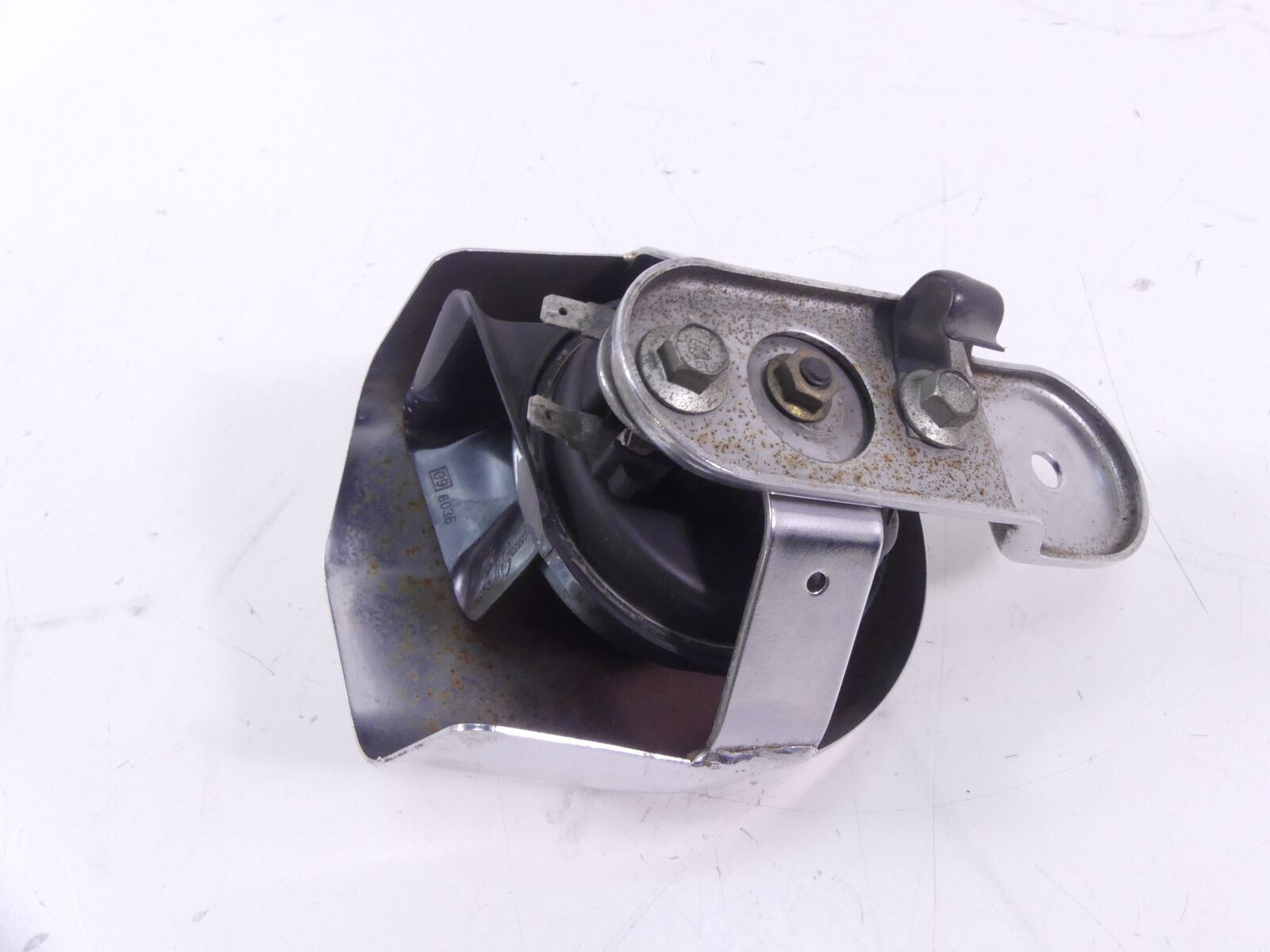 2000 Harley Touring FLHTCI Electra Glide Horn With Chrome Cover 61300478A {{ shop.shopifyCountryName }} - Mototech271