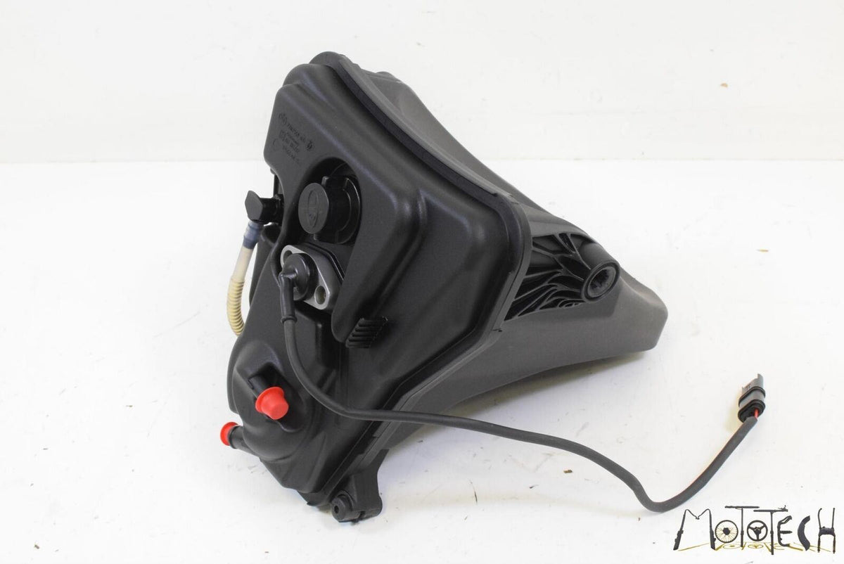 2011 BMW K1300S K1300 S K40 Oil Tank Reservoir Assembly 17218529840 {{ shop.shopifyCountryName }} - Mototech271