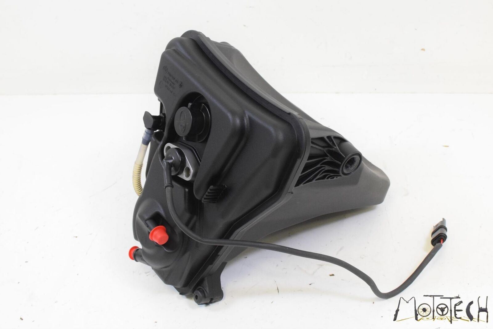 2011 BMW K1300S K1300 S K40 Oil Tank Reservoir Assembly 17218529840 {{ shop.shopifyCountryName }} - Mototech271