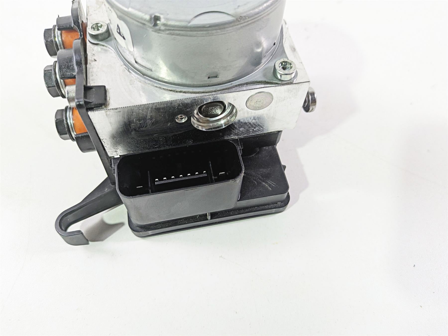 2024 Triumph Street Triple 765 R Abs Brake Pump Unit Module - Read T2029325 {{ shop.shopifyCountryName }} - Mototech271