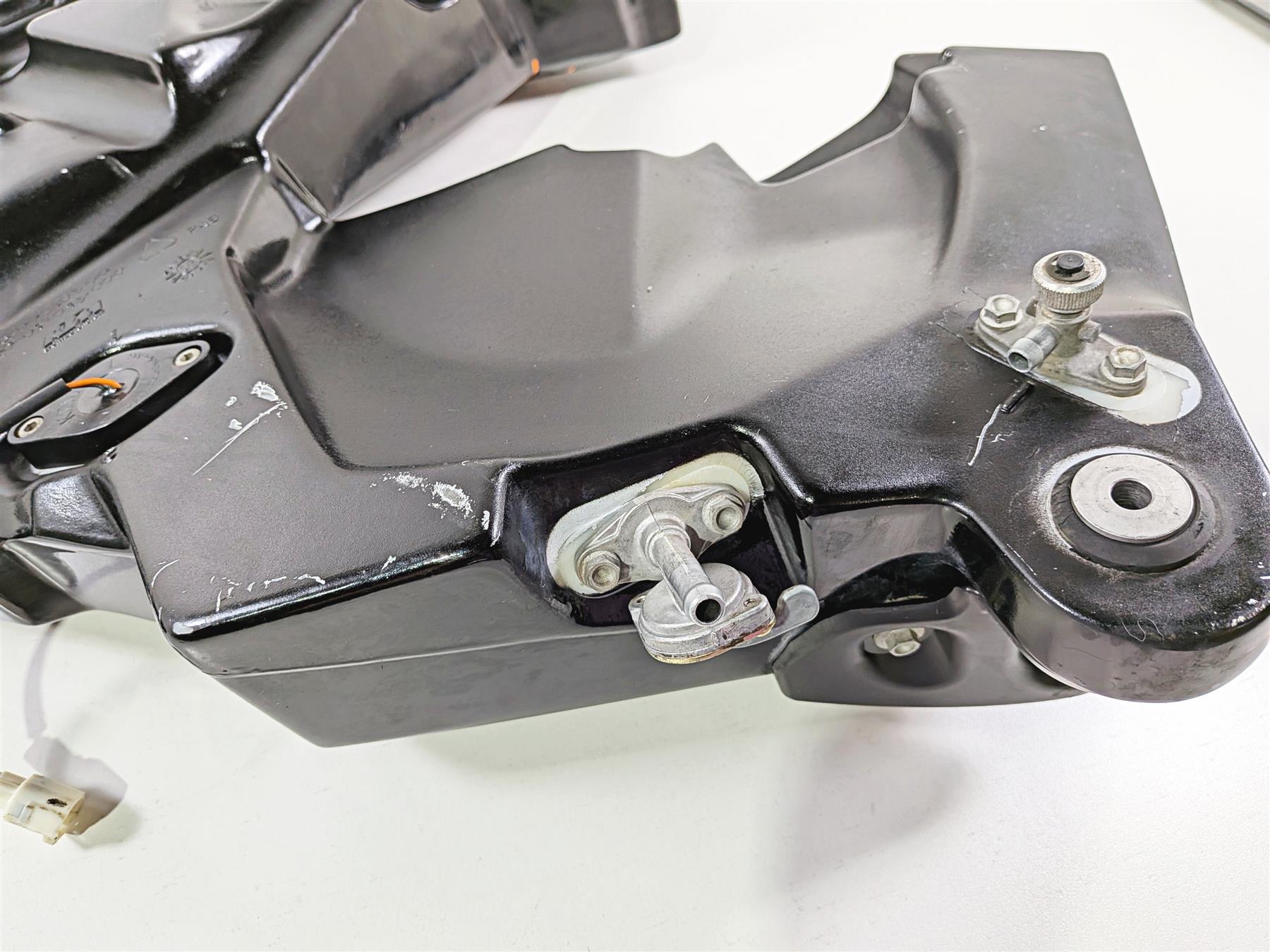 2005 KTM 950 LC8 Adventure Left Side Plastic Fuel Gas Tank 60007013044 {{ shop.shopifyCountryName }} - Mototech271