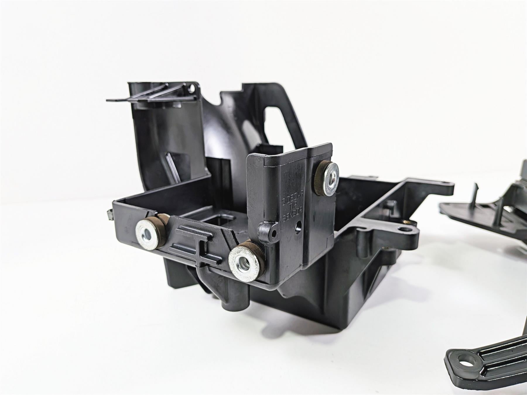 2011 Harley Touring FLHTCU CVO Electra Glide Battery Electric Tray Set 66281-09B-Mototech271