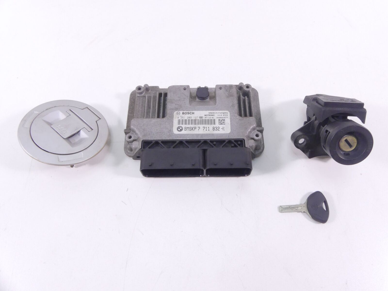 2008 BMW R1200R K27 Cdi Ecm Ignition Switch Lock Key Set 7711832 51257700072 {{ shop.shopifyCountryName }} - Mototech271