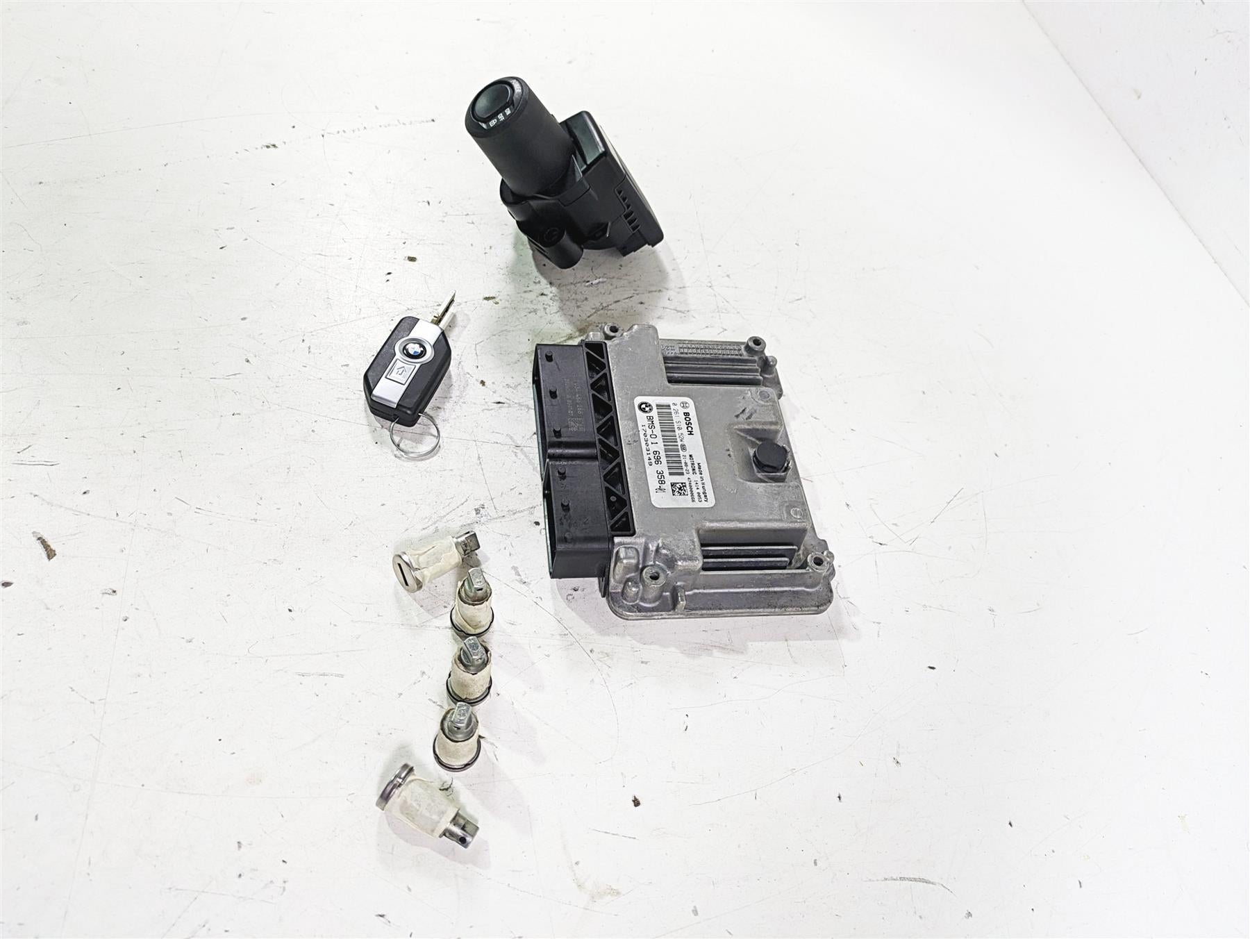 2022 BMW R1250 RT K052 Cdi Ecu Ecm Ignition Switch Key Lock Set 13611696358 {{ shop.shopifyCountryName }} - Mototech271
