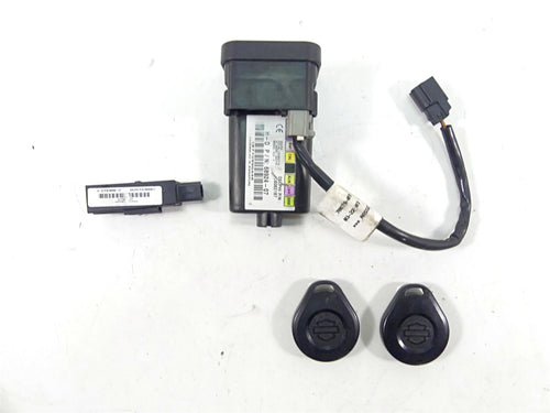 2007 Harley Touring FLHRSE CVO Road King Tssm Module Fob & Antenna 68924-07 | Mototech271