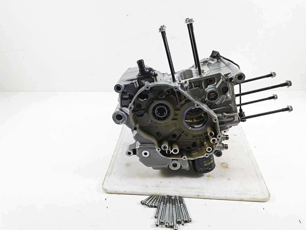 2011 Ducati Hypermotard 1100 Evo SP Engine Motor Crank Case Set 22522582B {{ shop.shopifyCountryName }} - Mototech271