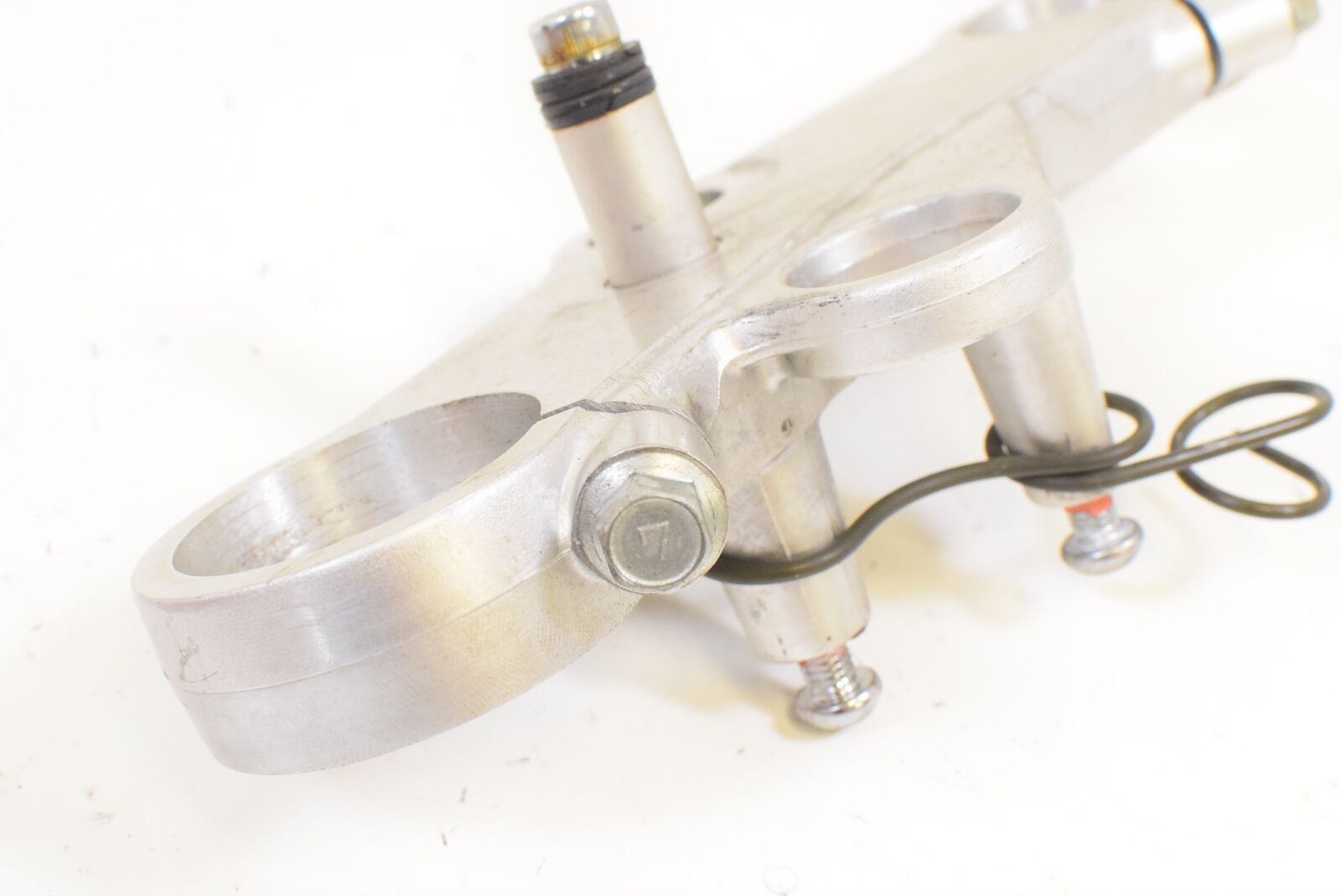 2000 Suzuki TL1000R TL1000 Upper Triple Tree Steering Clamp 51311-02FA0 {{ shop.shopifyCountryName }} - Mototech271