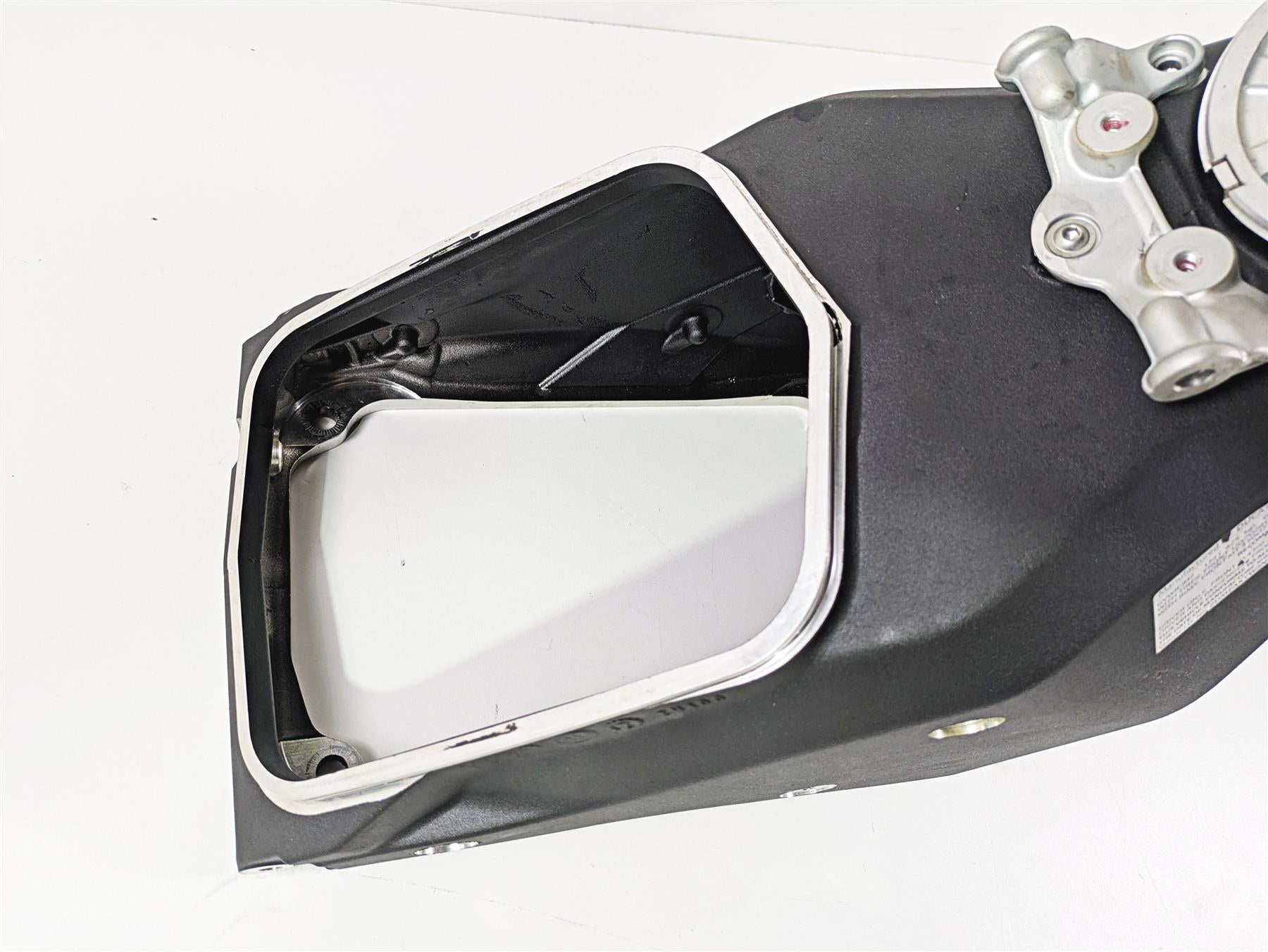 2022 Ducati Streetfighter V2 Straight Main Frame Chassis Air Box With Texas Salvage Title 47028371AA {{ shop.shopifyCountryName }} - Mototech271