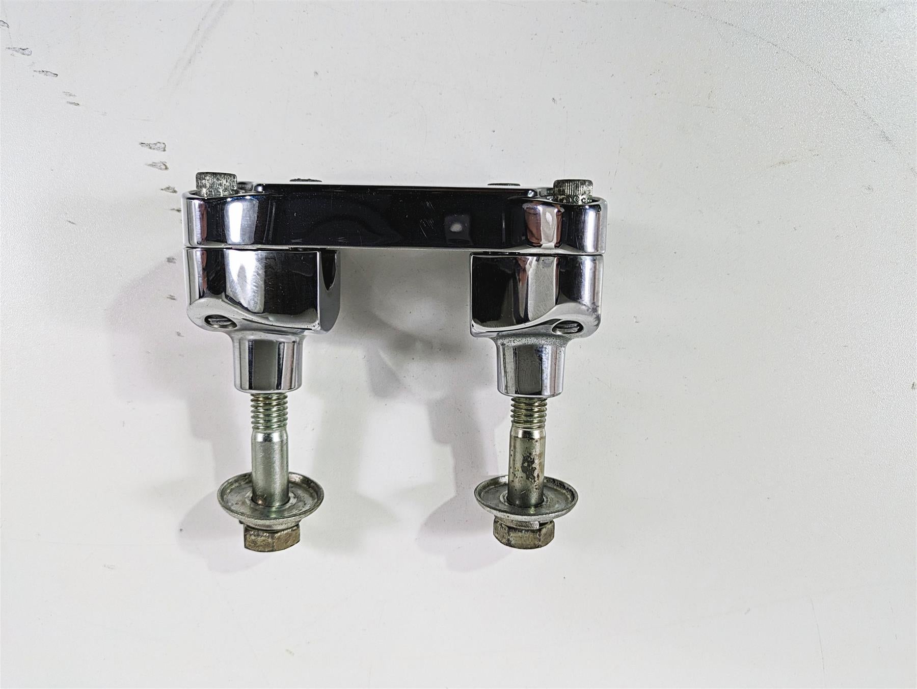 2008 Harley FLSTC Softail Heritage Handlebar Riser Holder Set 56567-86B {{ shop.shopifyCountryName }} - Mototech271