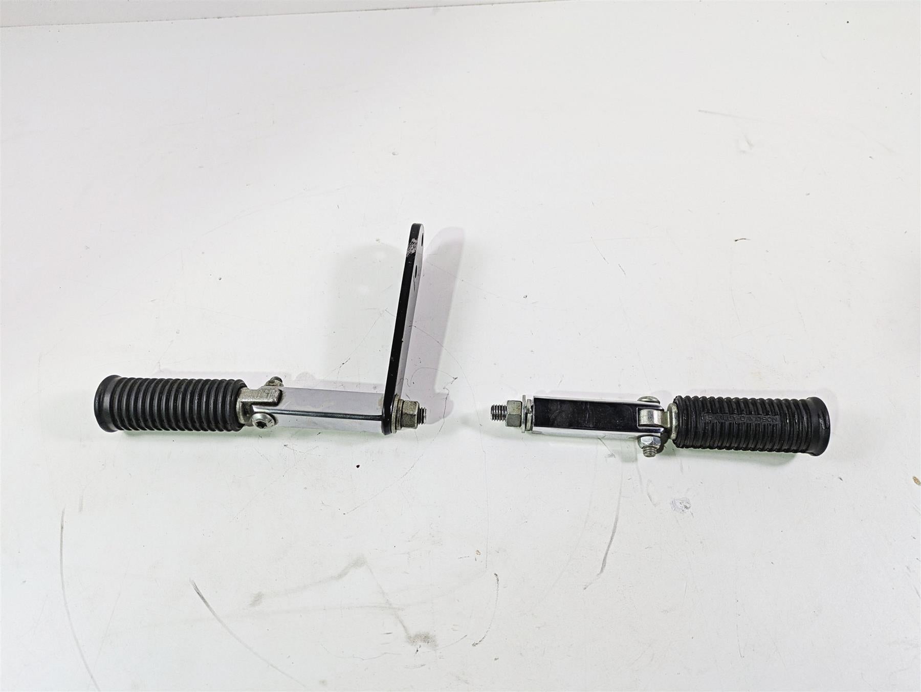 2008 Harley FXDL Dyna Low Rider 105TH Highway Footpeg Rest Set 49354-01 {{ shop.shopifyCountryName }} - Mototech271