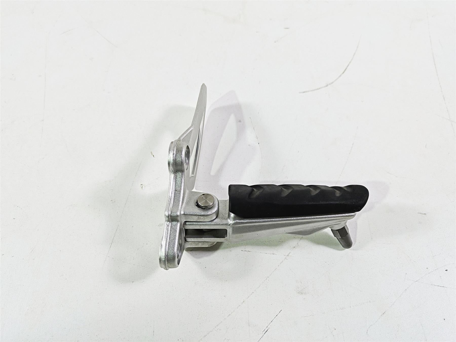 2014 BMW R nine T R9T K21 Left Front Rider Footpeg Foot Peg Rest 7728899 46717671077 {{ shop.shopifyCountryName }} - Mototech271