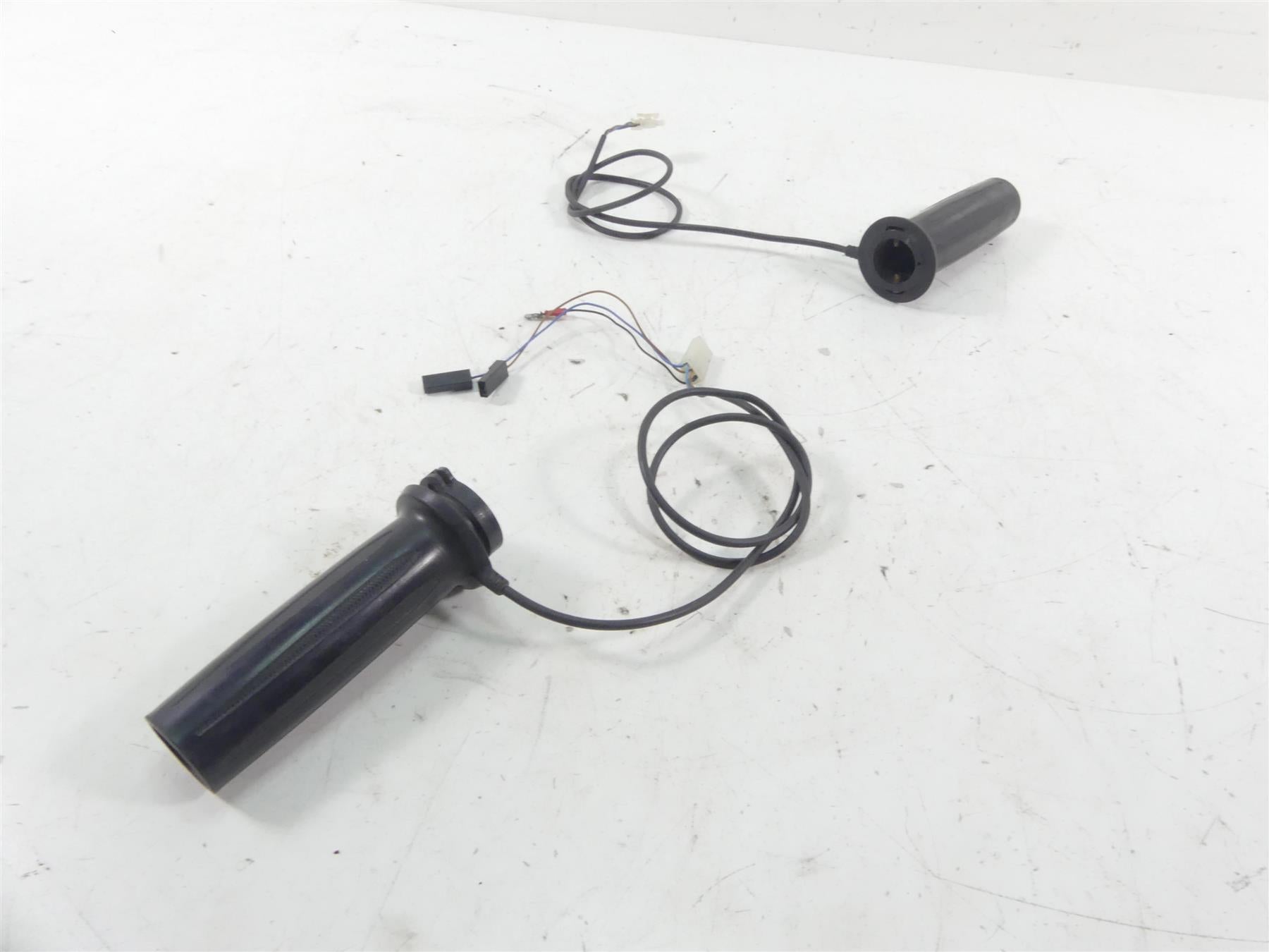 2011 Victory Vision Tour Left Right Heated Grip + Wiring Set 5413493 {{ shop.shopifyCountryName }} - Mototech271