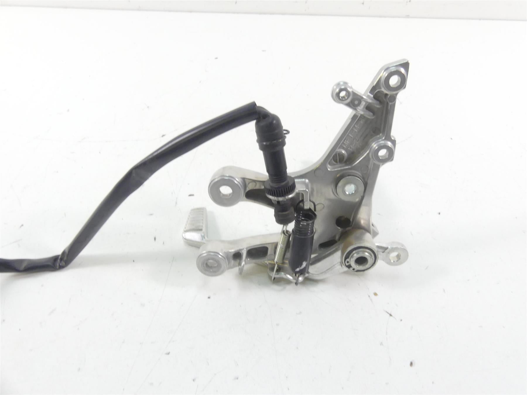 2021 Honda CBR600RR Front Right Rider Driver Footpeg + Brake Pedal 50600-MFJ-D00 {{ shop.shopifyCountryName }} - Mototech271