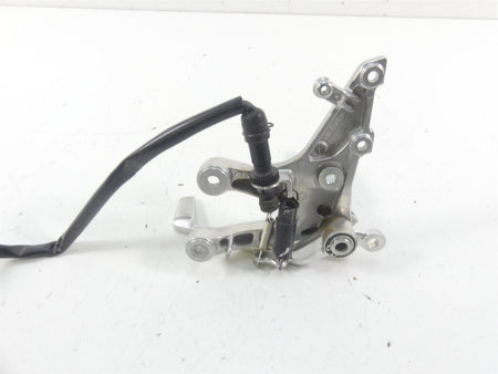 2021 Honda CBR600RR Front Right Rider Driver Footpeg + Brake Pedal 50600-MFJ-D00 {{ shop.shopifyCountryName }} - Mototech271