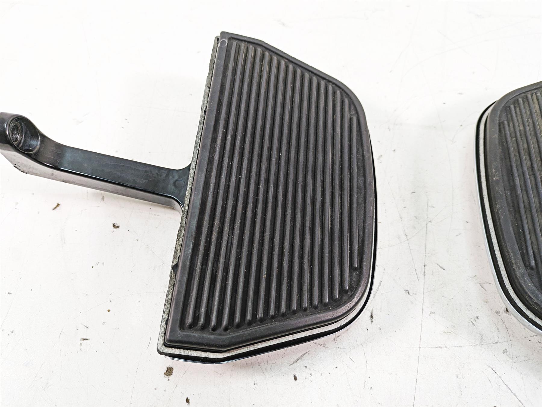 2008 Harley FLHTCU Electra Glide Left Right Passenger Floor Board Set 52719-93B {{ shop.shopifyCountryName }} - Mototech271