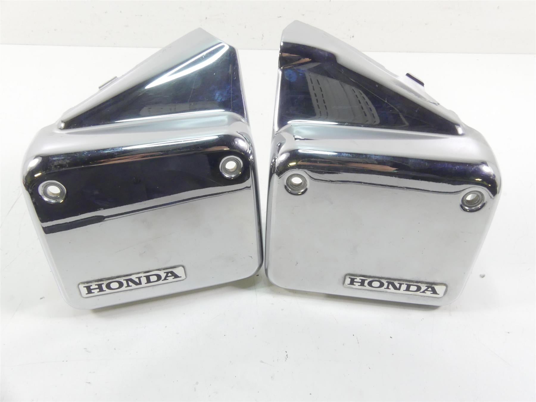 2003 Honda VT750 DC Shadow Spirit Side Chrome Cover Set - Read 83500-MCL-0000 {{ shop.shopifyCountryName }} - Mototech271
