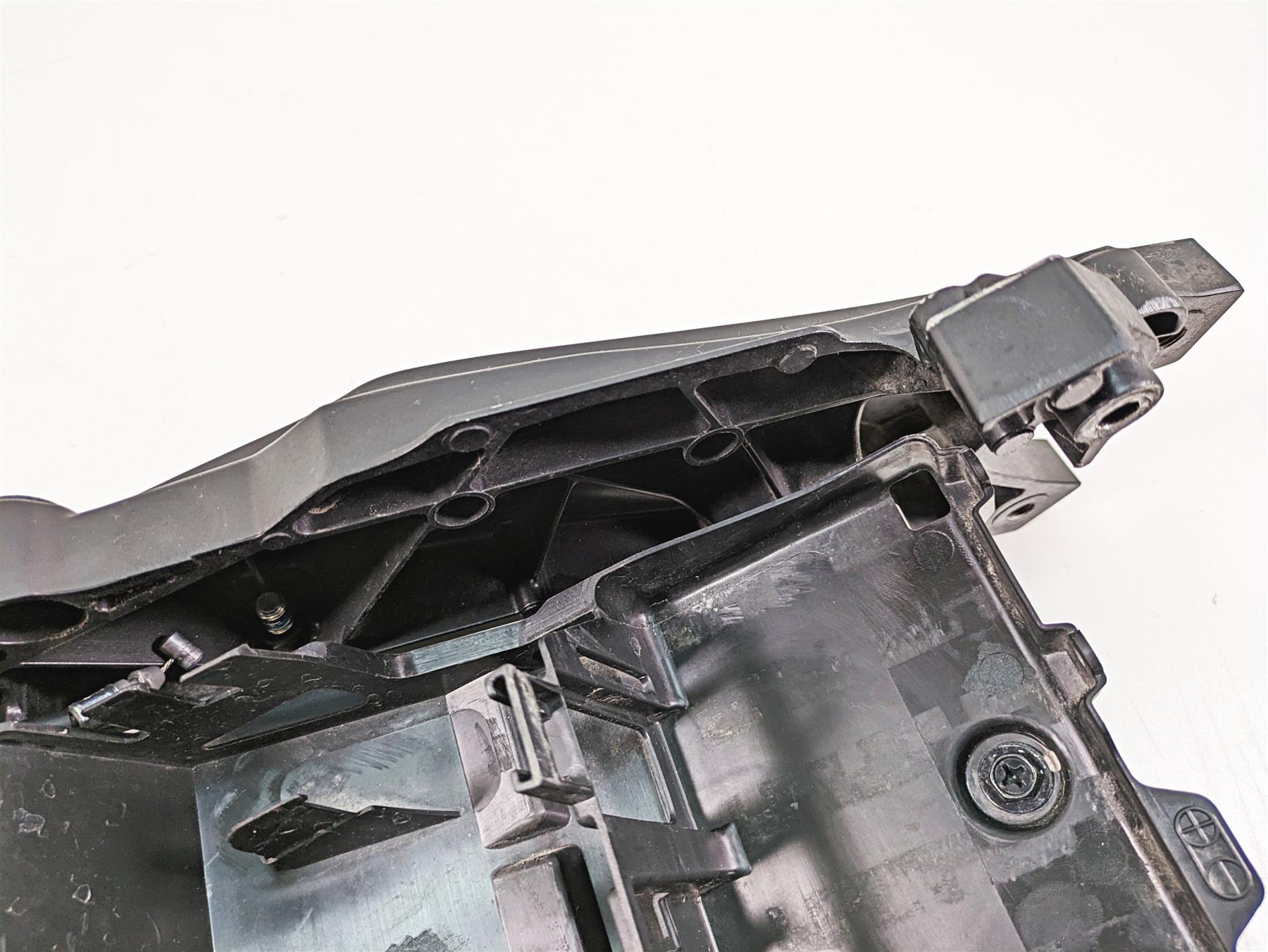 2022 Suzuki GSXR 750 Subframe Inner Fender Set 41211-14J00-YUG 41221-14J00-YUG {{ shop.shopifyCountryName }} - Mototech271