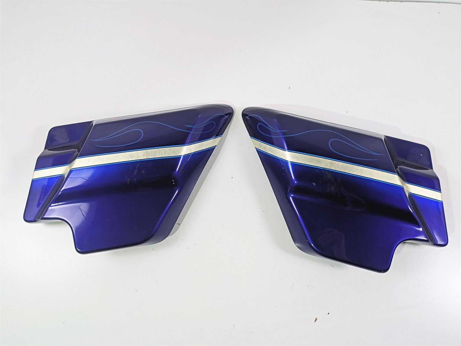 2010 Harley Touring FLHXSE CVO Street Glide Side Cover Fairing Set 66048-09A