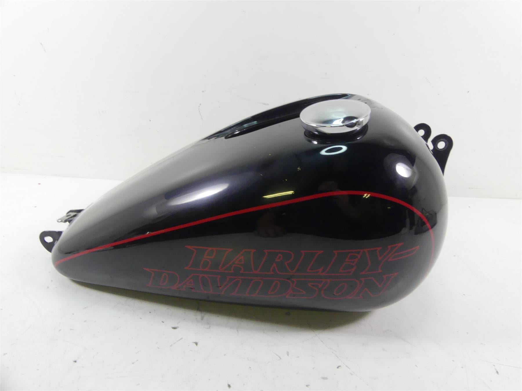 2014 Harley FXDL Dyna Low Rider Fuel Gas Petrol Tank Nice - Oem Paint 61593-10 {{ shop.shopifyCountryName }} - Mototech271