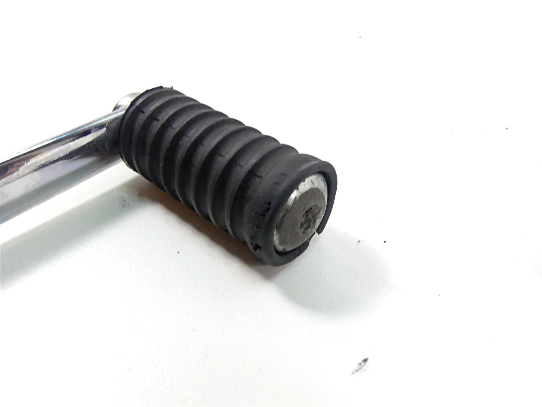 2014 Harley Dyna FXDB Street Bob Mid Front Foot Peg Control Lever Set 50667-07 {{ shop.shopifyCountryName }} - Mototech271