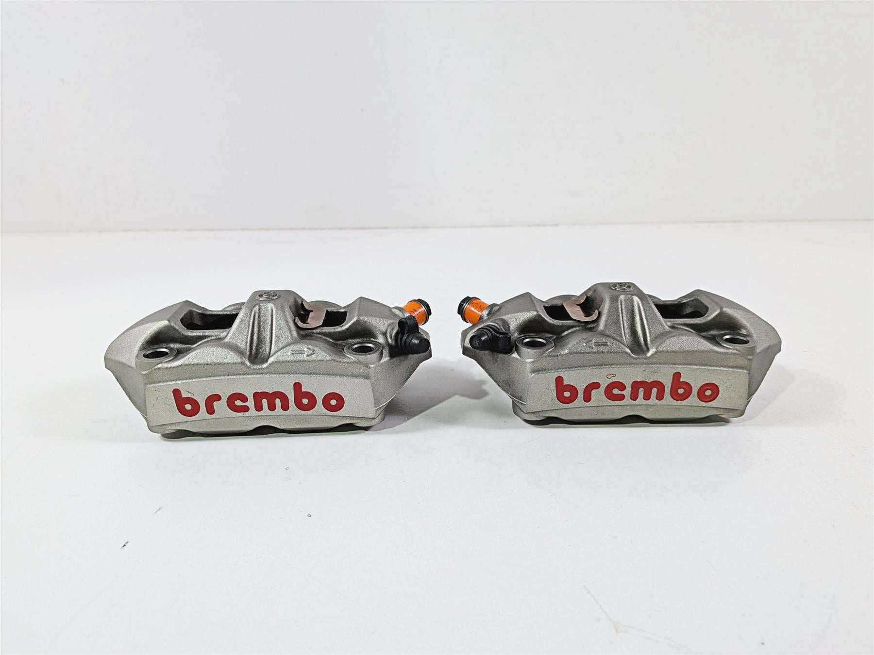 2019 Triumph Speed Triple RS 1050 Brembo Front Brake Caliper M4 100mm T2023540 {{ shop.shopifyCountryName }} - Mototech271