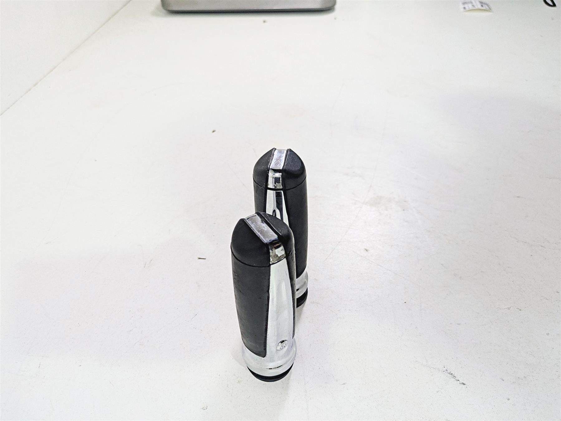 2015 Harley Touring FLHTKL Electra Glide Slipstream Hand Grip Set {{ shop.shopifyCountryName }} - Mototech271