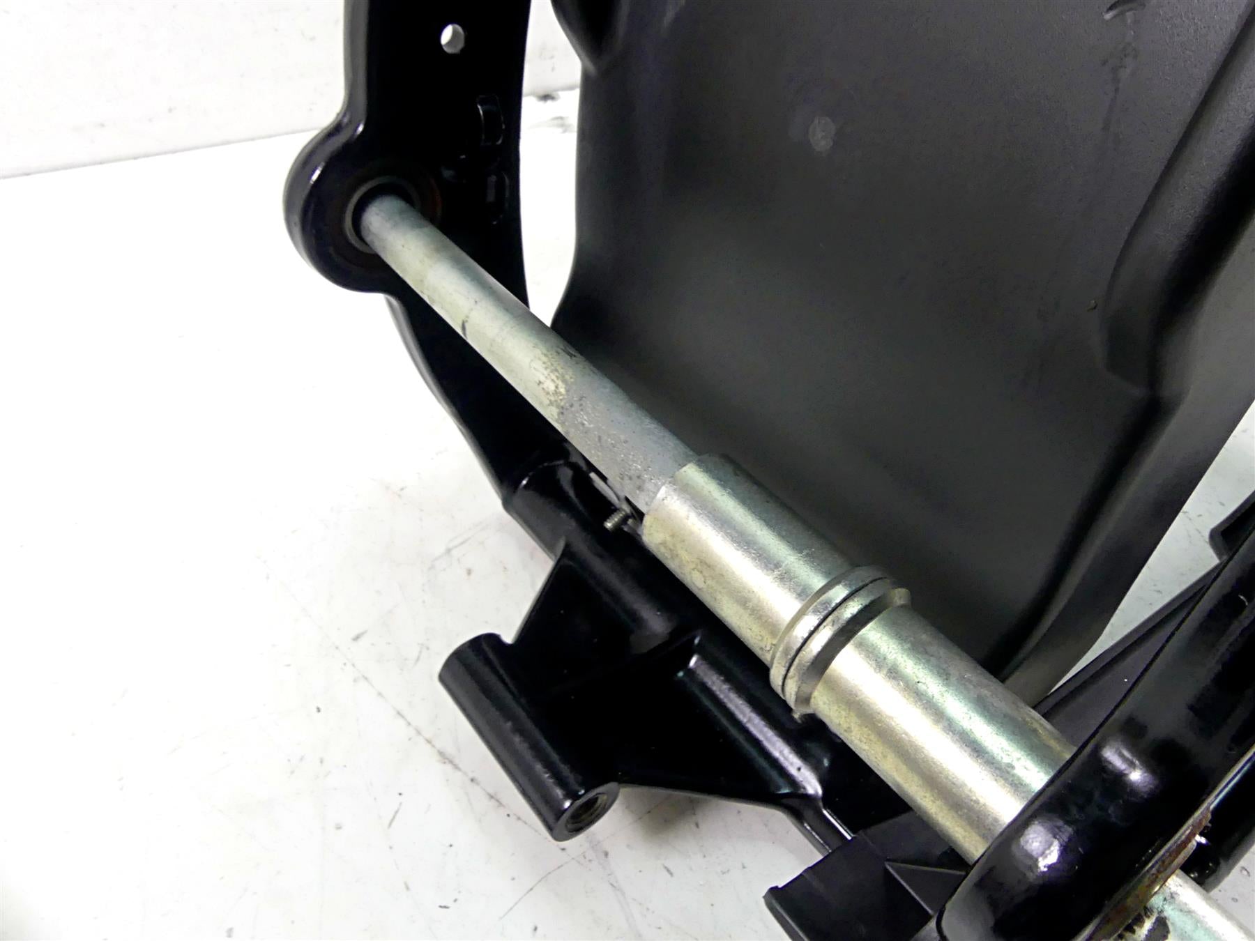 2006 Harley Softail FXSTSI Springer Rear 200mm Swingarm & Belt Covers 47614-06 {{ shop.shopifyCountryName }} - Mototech271