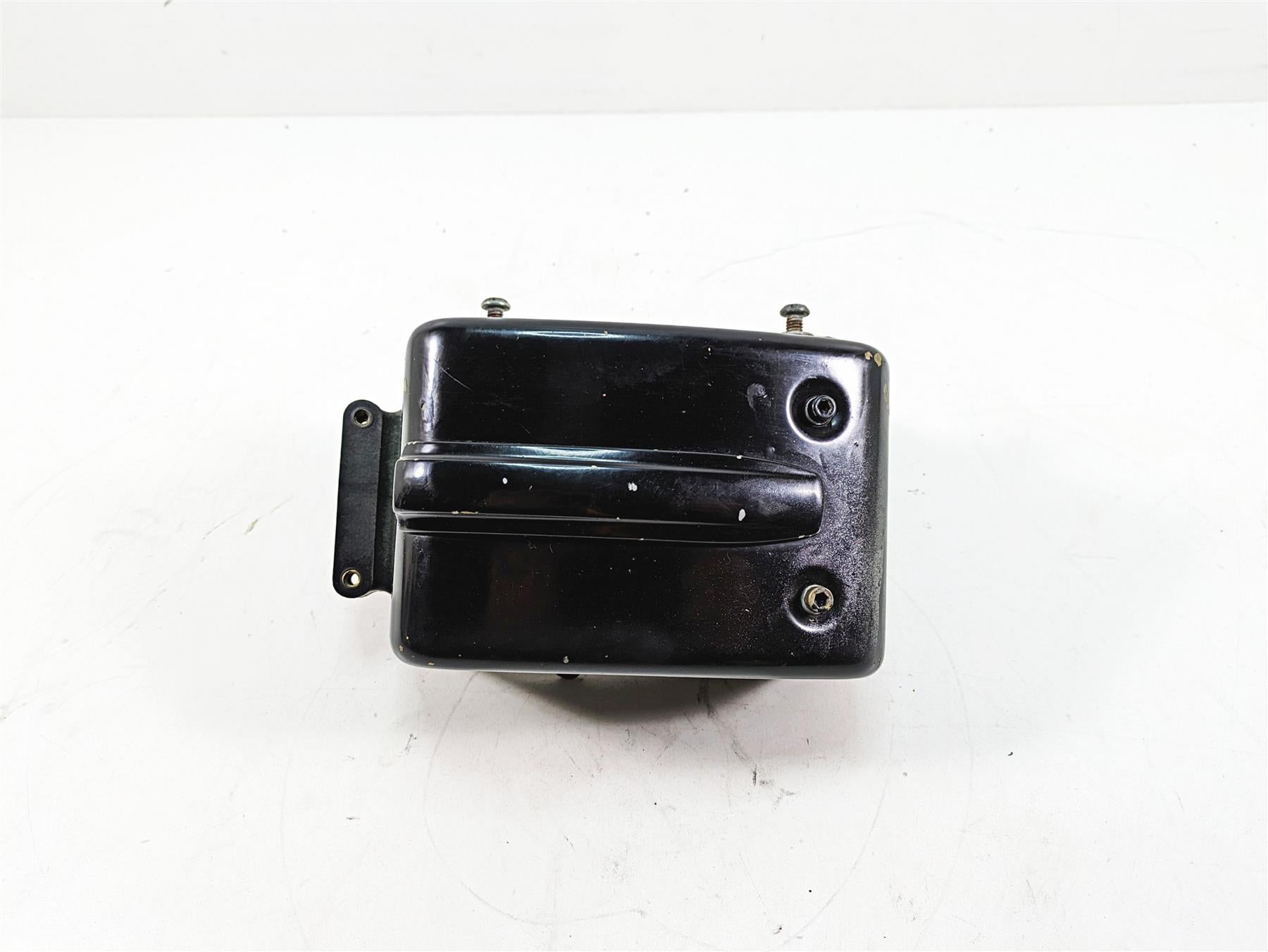 2009 Harley FXDC Dyna Super Glide Custom Electrical Holder Tray & Cover 70367-04 | Mototech271