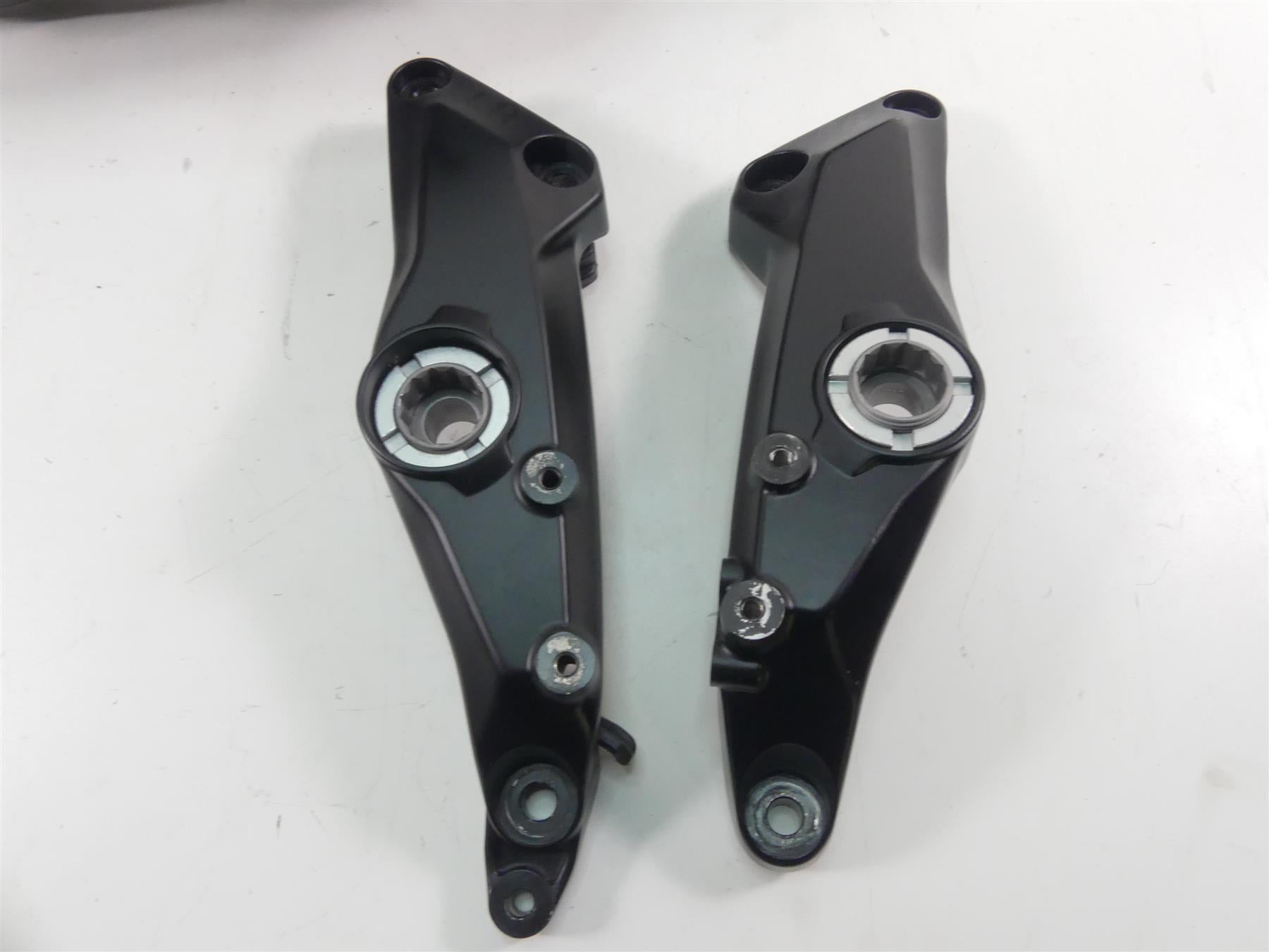 2022 Indian FTR1200 S Left Right Sub & Mid Frame Chassis Set 5141989 5141990 {{ shop.shopifyCountryName }} - Mototech271