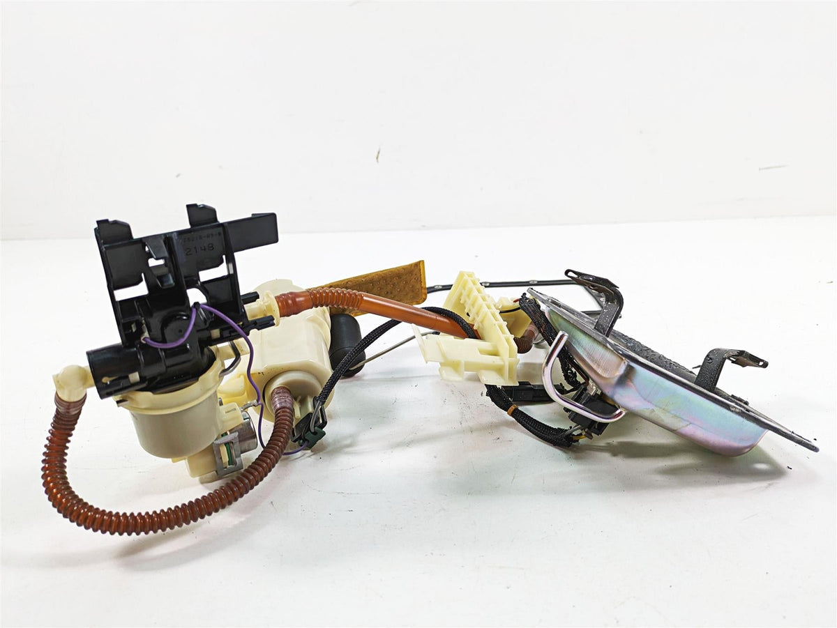 2009 Harley FXDC Dyna Super Glide Custom Fuel Gas Pump & Sending Unit 75218-04D {{ shop.shopifyCountryName }} - Mototech271