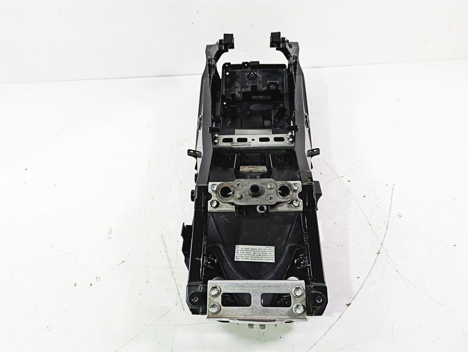 2016 Suzuki GSXR1000 Straight Subframe Inner Fender Set 41211-47H00 41221-47H00 {{ shop.shopifyCountryName }} - Mototech271