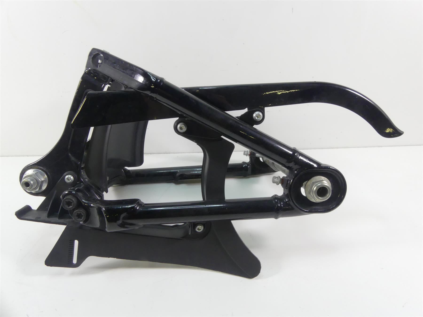 2019 Harley FLHC Softail Heritage Rear Swingarm Swing Arm + Axle 47400099BHP {{ shop.shopifyCountryName }} - Mototech271