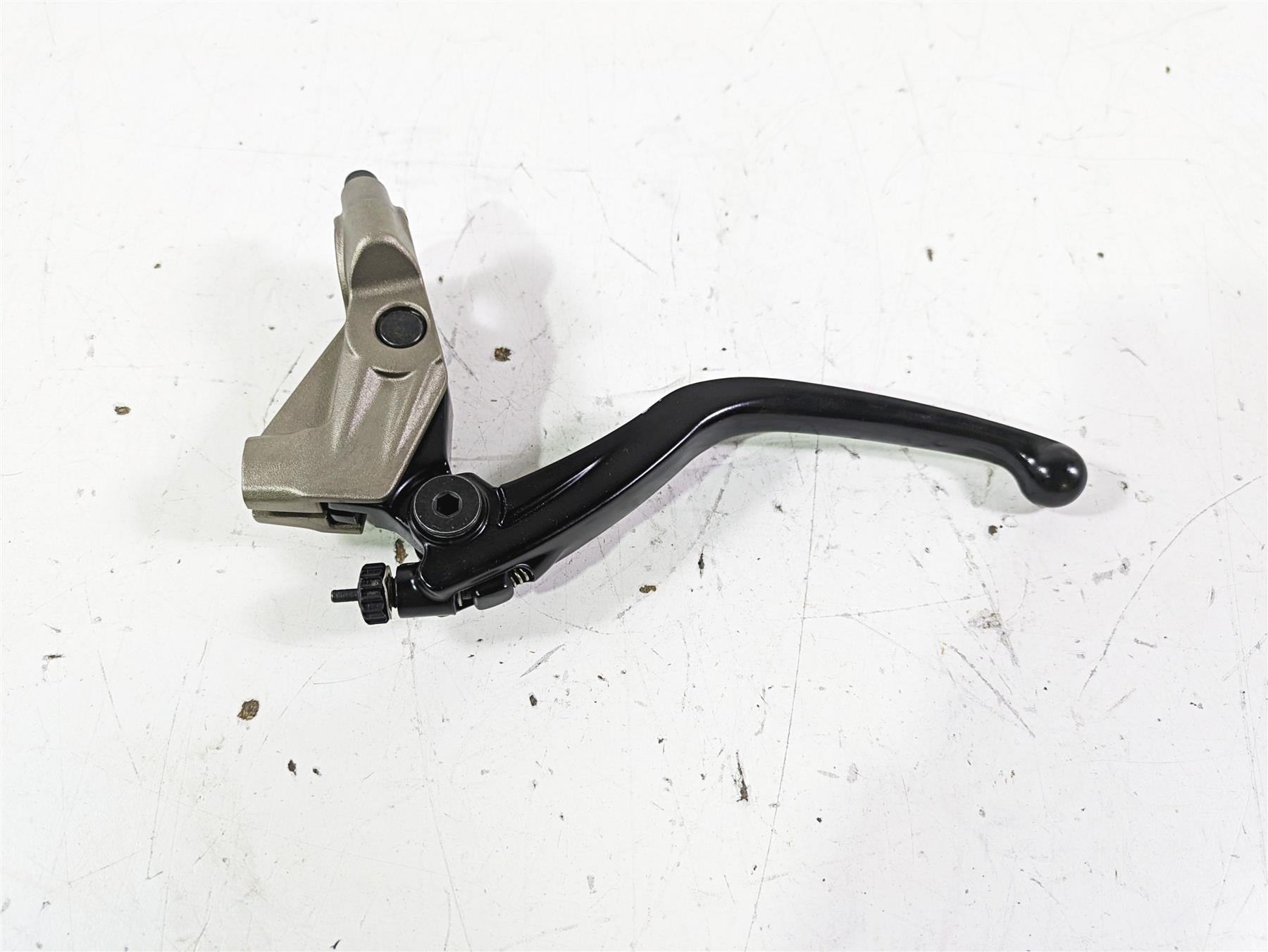 2023 Triumph Street Triple 765 RS Clutch Perch & Lever T2043061 {{ shop.shopifyCountryName }} - Mototech271