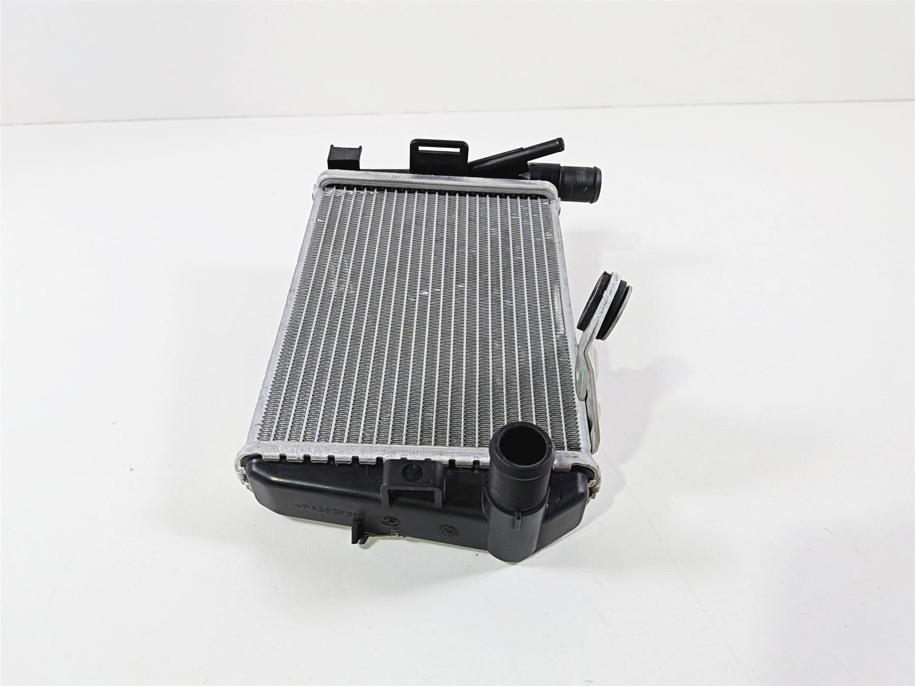 2023 BMW R1250RT RTP K52 Left Coolant Radiator - Broken Tab - Bent 17118546408 {{ shop.shopifyCountryName }} - Mototech271