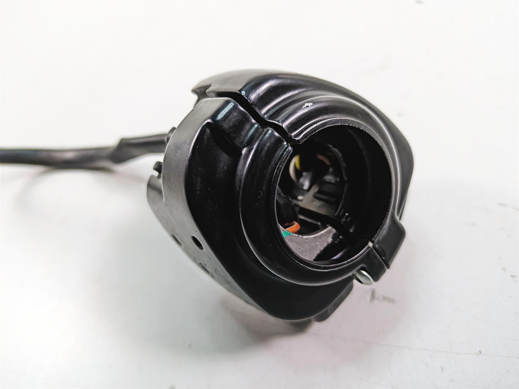 2009 Harley Softail FLSTSB Cross Bones Left Hand Light Control Switch 71682-06 {{ shop.shopifyCountryName }} - Mototech271