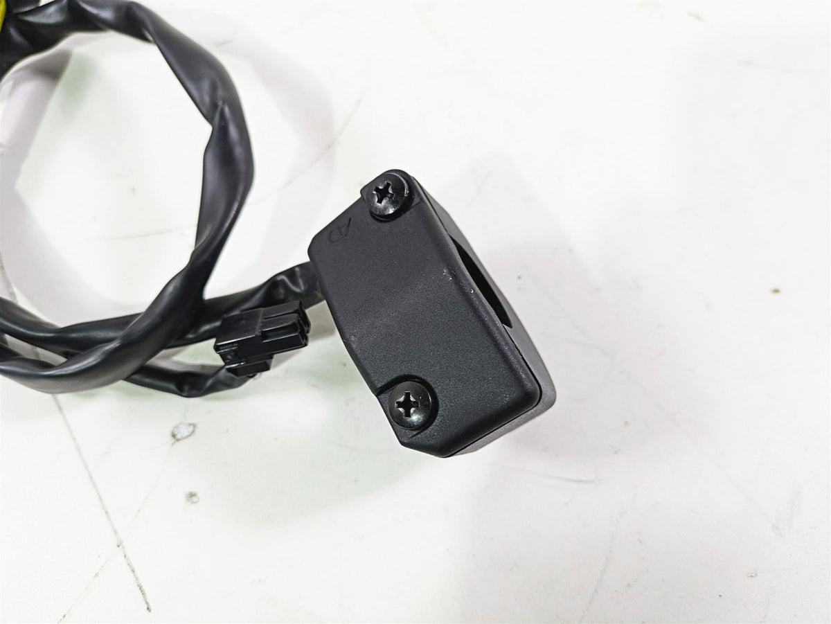 2024 Kawasaki ZX6R ZX636 Ninja Right Hand Control Switch 46091-0625 {{ shop.shopifyCountryName }} - Mototech271