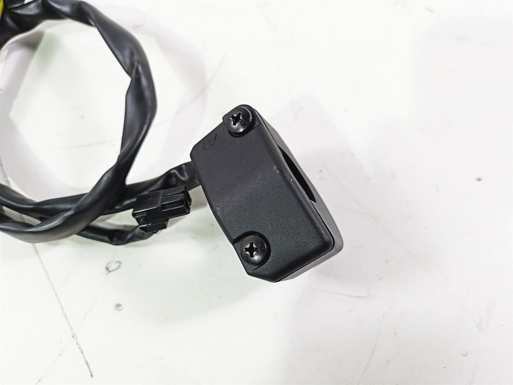 2024 Kawasaki ZX6R ZX636 Ninja Right Hand Control Switch 46091-0625 {{ shop.shopifyCountryName }} - Mototech271