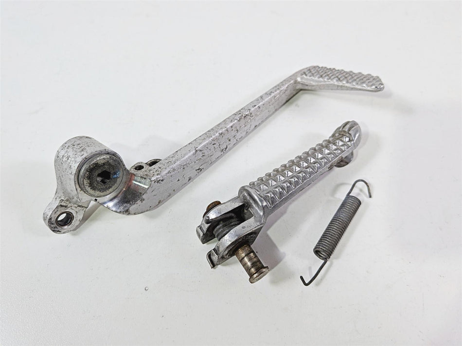 2008 Yamaha YZF R1 RN19 Front Right Footpeg & Brake Pedal 4C8-27211-00-00 {{ shop.shopifyCountryName }} - Mototech271