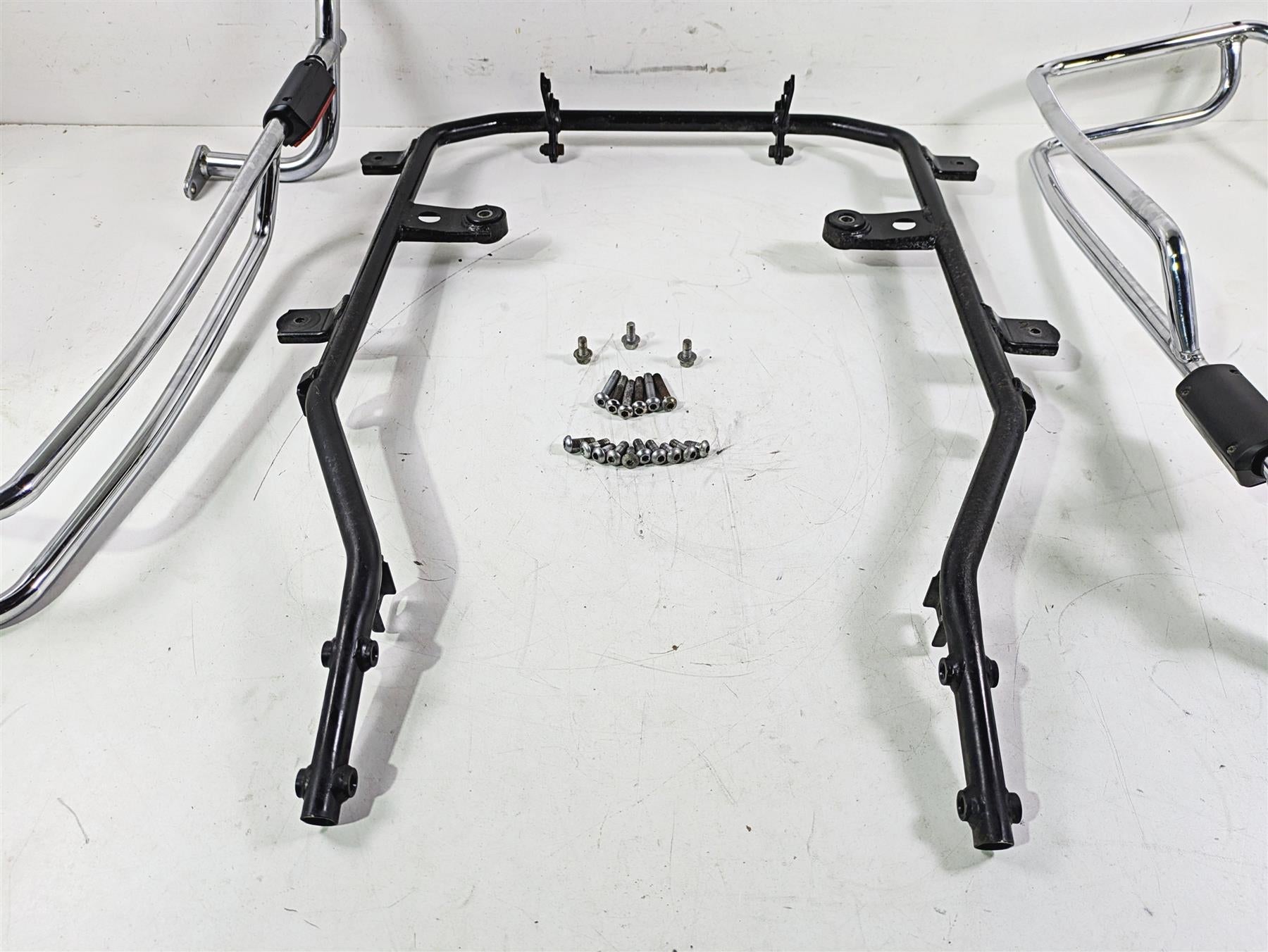 2004 Yamaha XVZ1300 Royal Star Saddlebag Rack Holder Carrier Set 4XY-2841K-00-00 {{ shop.shopifyCountryName }} - Mototech271